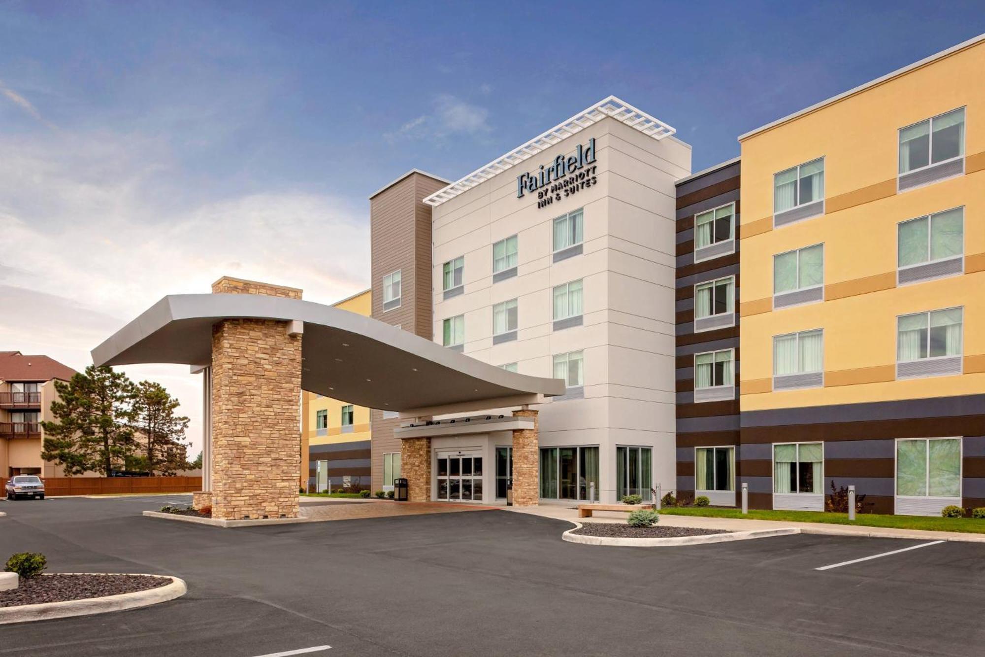 Hotel Fairfield By Marriott Port Clinton Waterfront Exterior foto